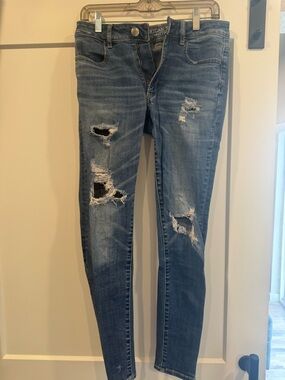 American Eagle High-Rise Distressed Jeggings